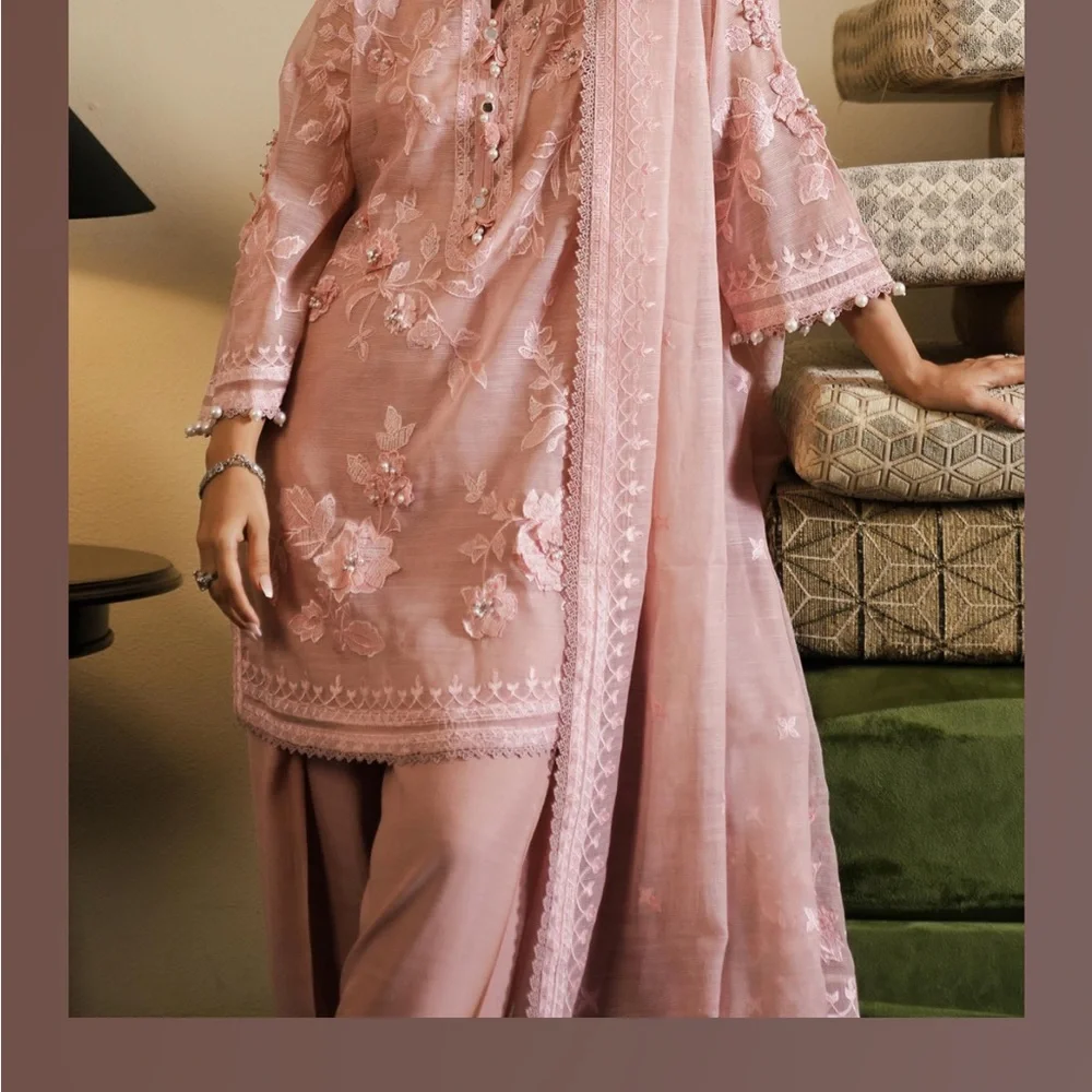 Sana Safinaz XL Blush Pink Floral Women's Kurta Set - Picture 3 of 8